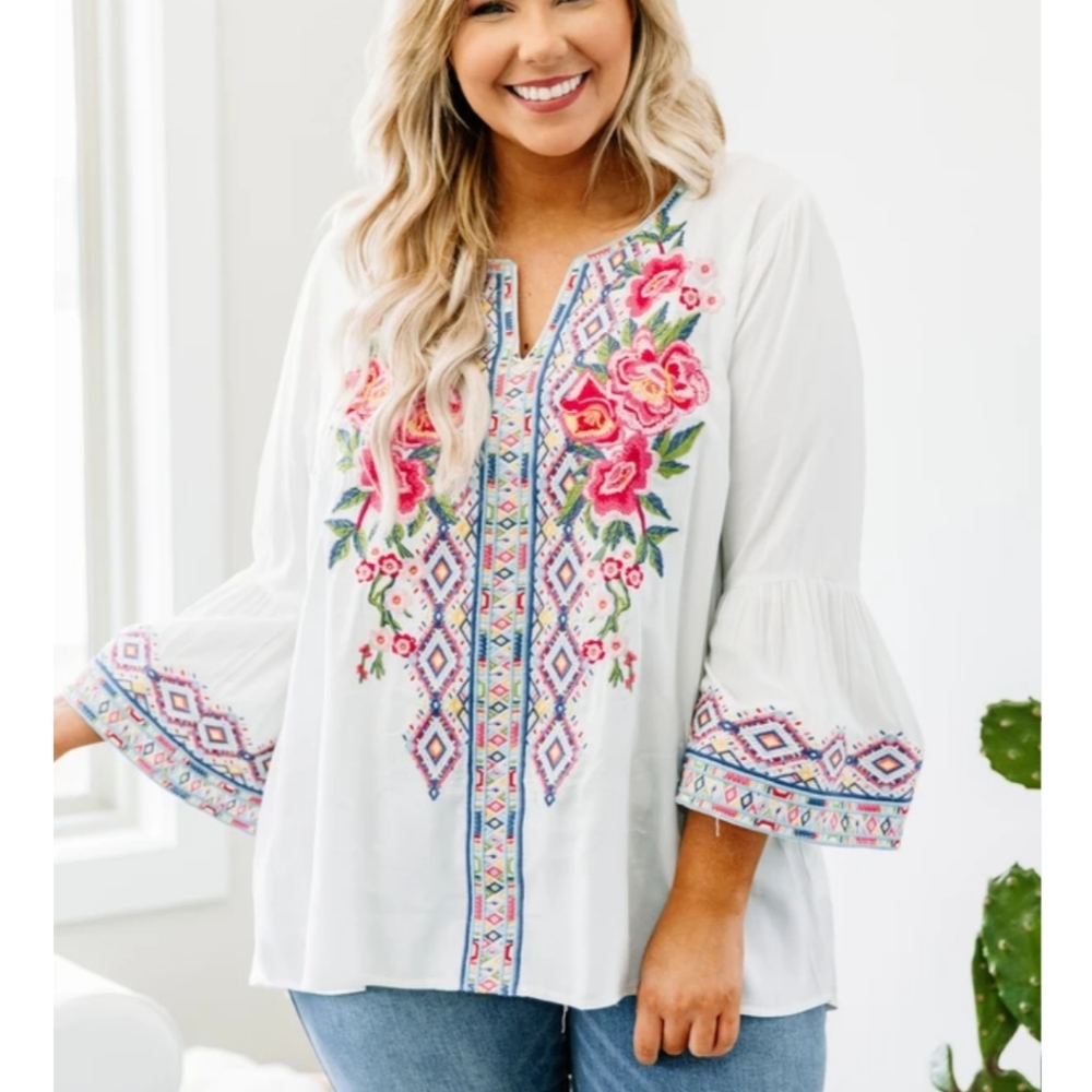 New Chic Soul Women's Top Embroidered 1X Plus Size